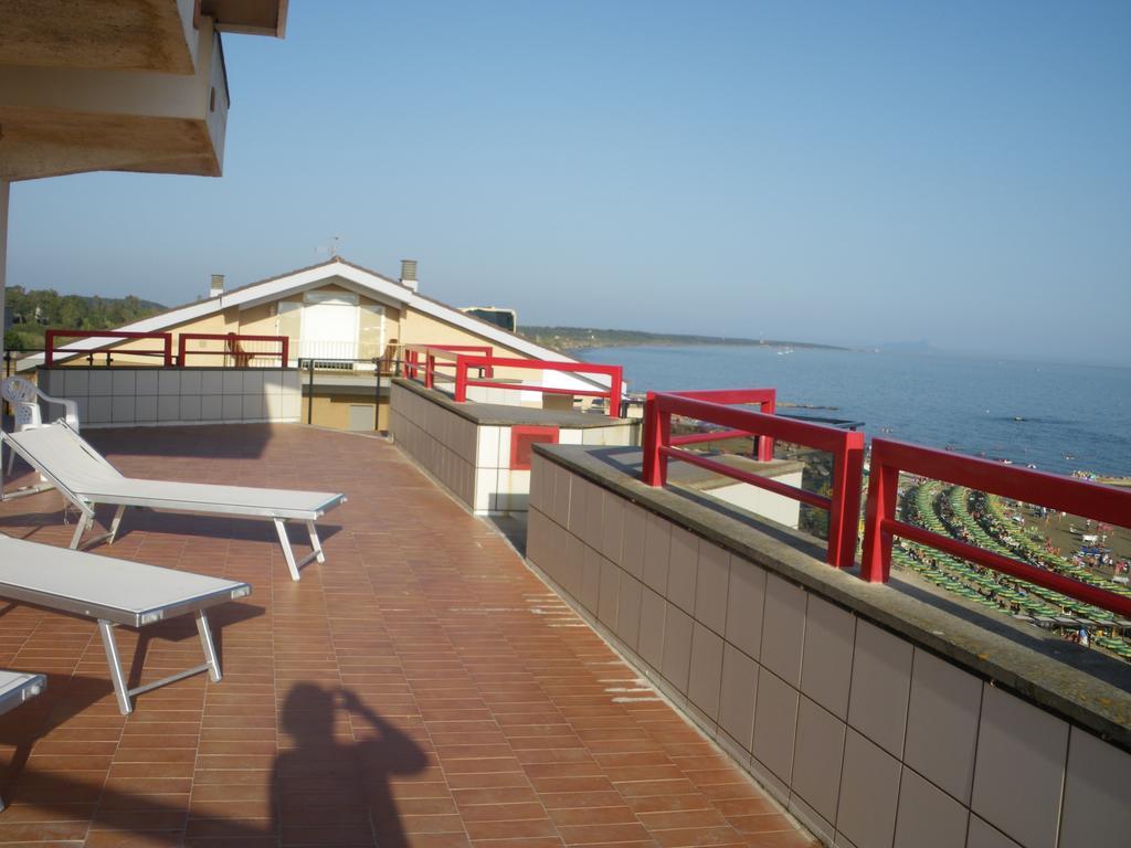 Hotel Neptunus Nettuno Buitenkant foto