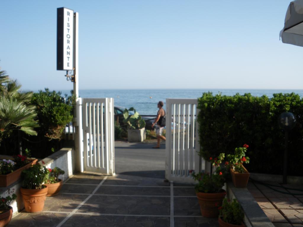 Hotel Neptunus Nettuno Buitenkant foto