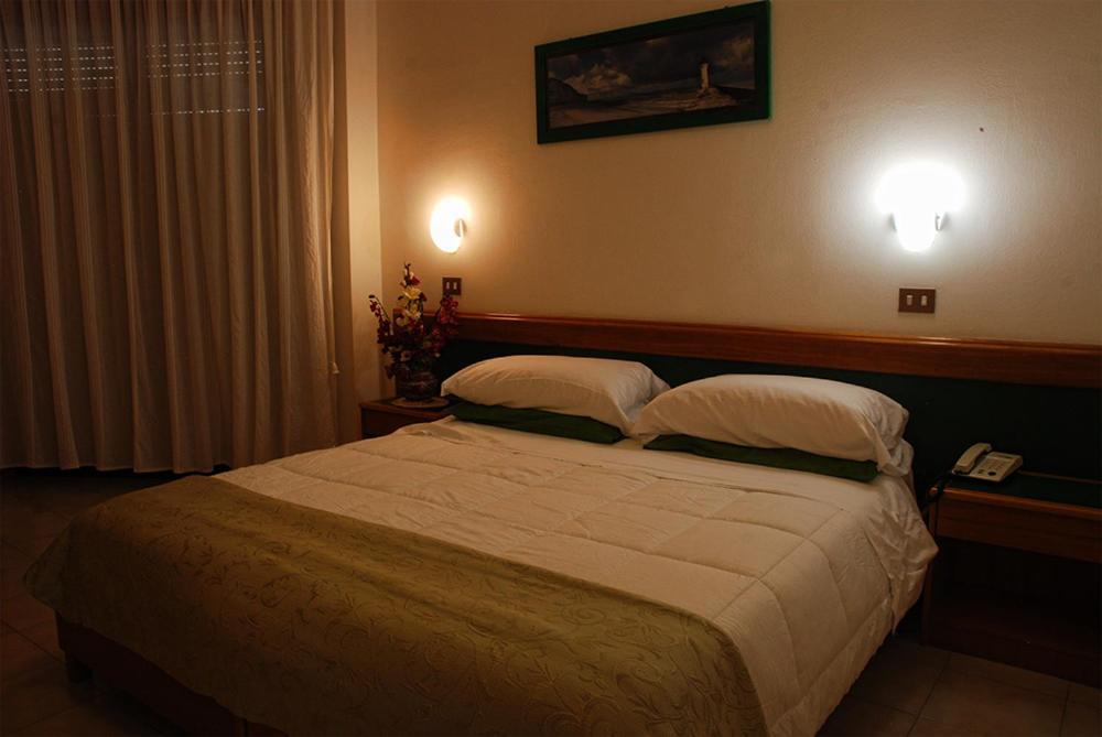 Hotel Neptunus Nettuno Buitenkant foto