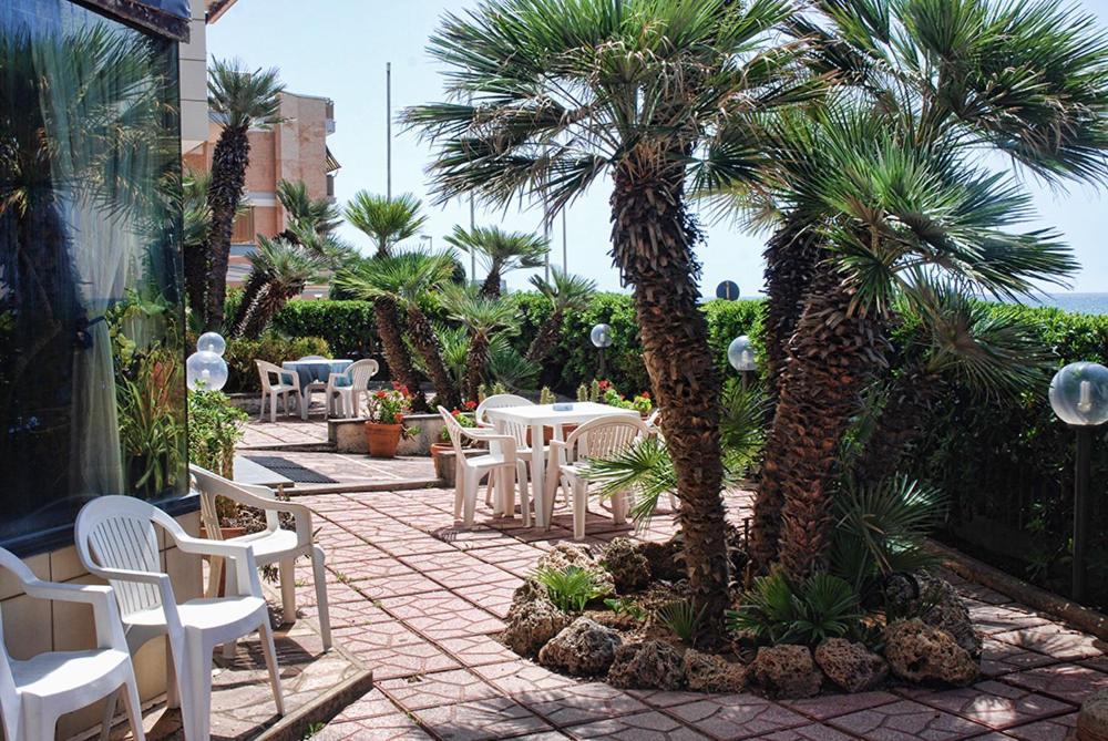 Hotel Neptunus Nettuno Buitenkant foto