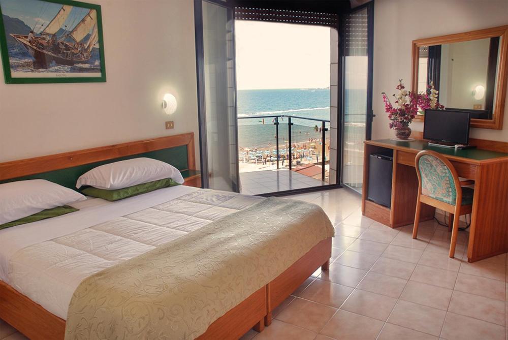 Hotel Neptunus Nettuno Buitenkant foto